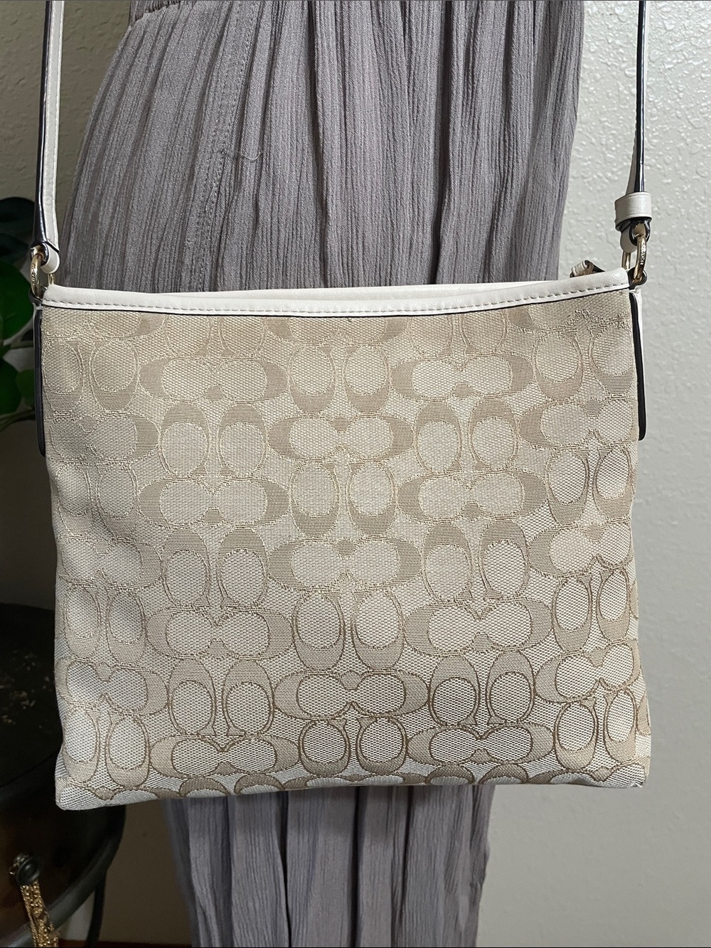 Coach Beige Signature Crossbody Bag - Neutral Canvas Shoulder Purse - Picture 6 of 12